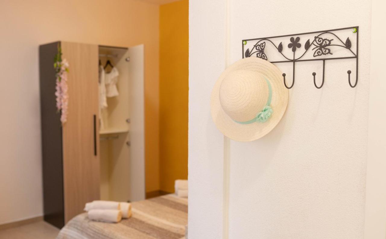 소토마리나 Dimora Rossa B&B 외부 사진